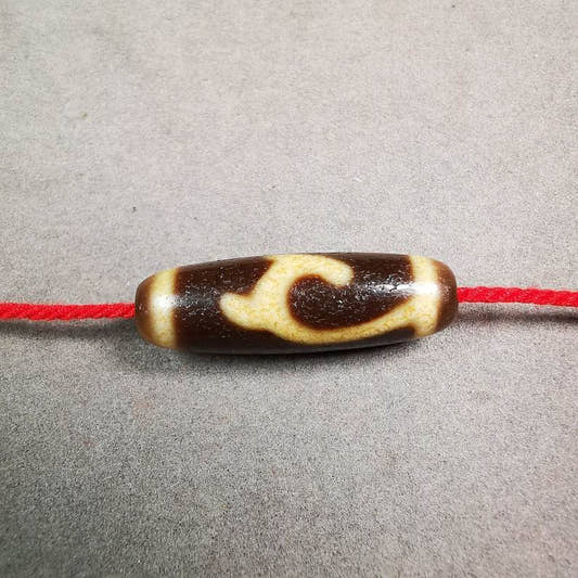 Green Tara Dzi Bead - Tibetan dzi bead, front view