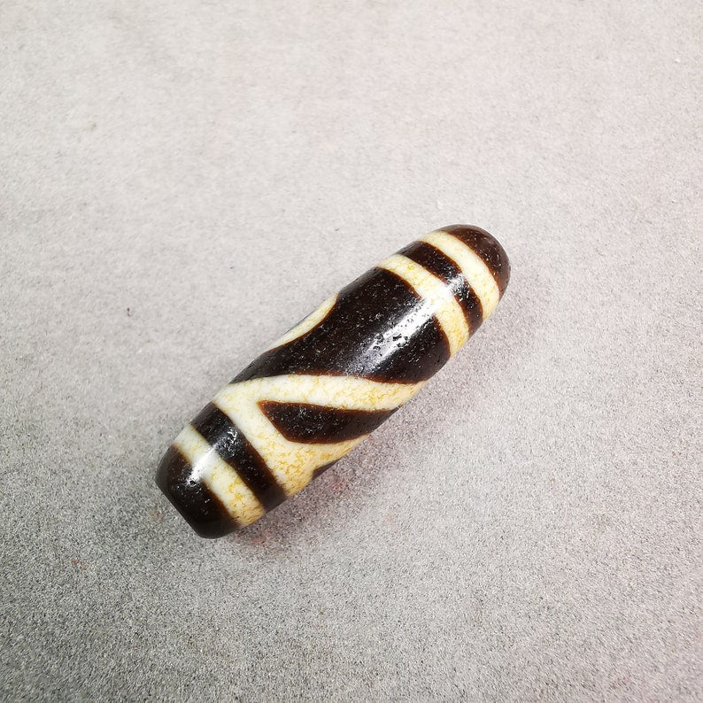 One Eyed Mountain Peak Dzi Bead