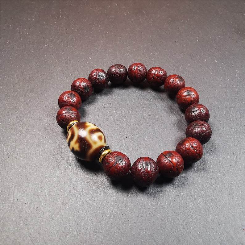 Dalo Dzi Bead Bracelet - Tibetan Buddhist mala beads, view 8
