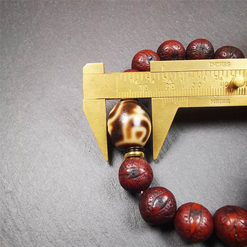 Dalo Dzi Bead Bracelet - Tibetan Buddhist mala beads, view 7