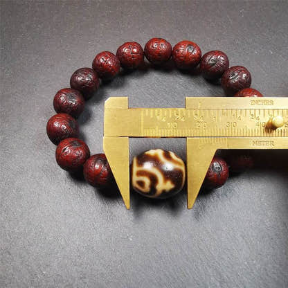 Dalo Dzi Bead Bracelet - Tibetan Buddhist mala beads, size reference