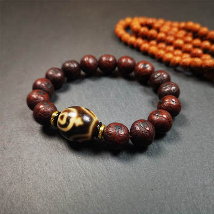 Dalo Dzi Bead Bracelet - Tibetan Buddhist mala beads, front view