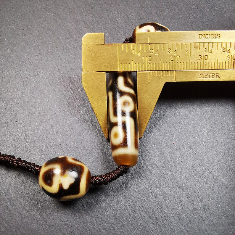 Dzi Beads Necklace,Nine Eyed Dzi + Treasure Vase Dalo Dzi Beads, 30 Years Old Gandhanra-ART