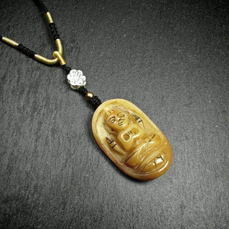 Buddhist Amulet,Chenrezig Badge,Spiritual Necklace - Tibetan Buddhist bead necklace, front view
