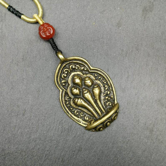 Amulet,Mani Jewel Badge/Pendant - Tibetan Buddhist amulet, front view