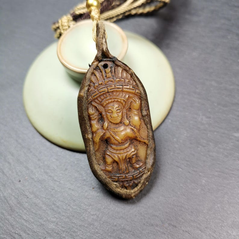 Gandhanra Mysterious Tibetan Buddha Statue Amulet,Gandhanra Old Tibetan Yak Bone Carved Pendant,70×29mm