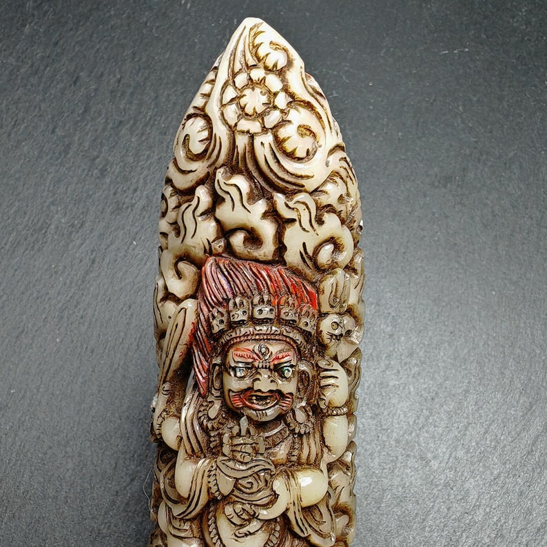 Leg Bone Carved Mahakala Statue,Nak po chen po Kapala Amulet Badge,Gandhanara Old Tibetan Buddhism,20th,140mm × 36mm