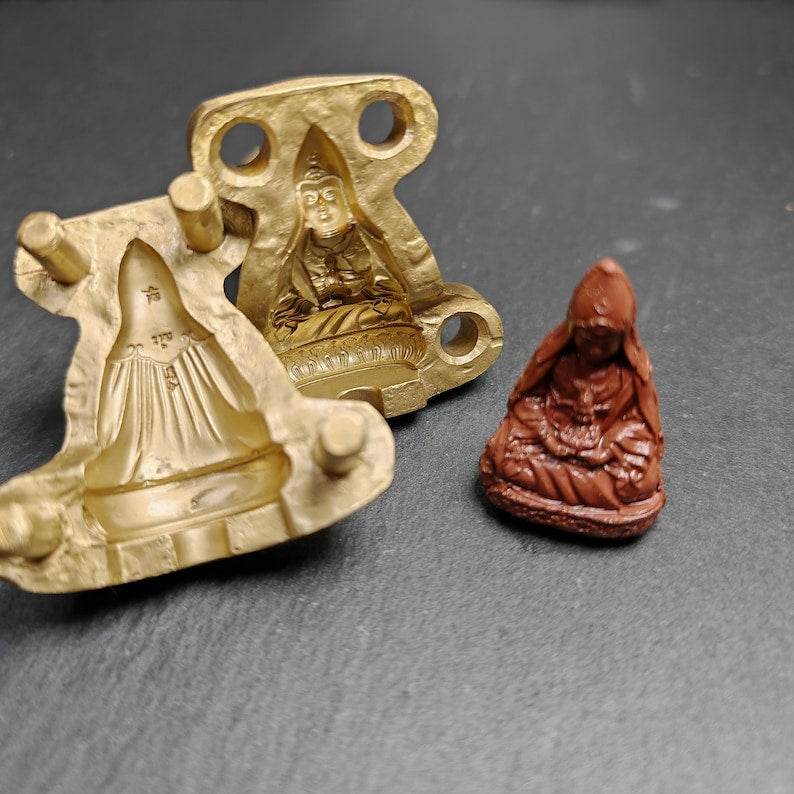 Guru Dewa Chenpo Tsa Tsa Mold,4cm Height - Tibetan tsa tsa mold, detailed view