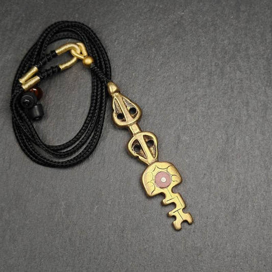 Amulet,The Key of Heart Pendant - Tibetan Buddhist amulet, front view