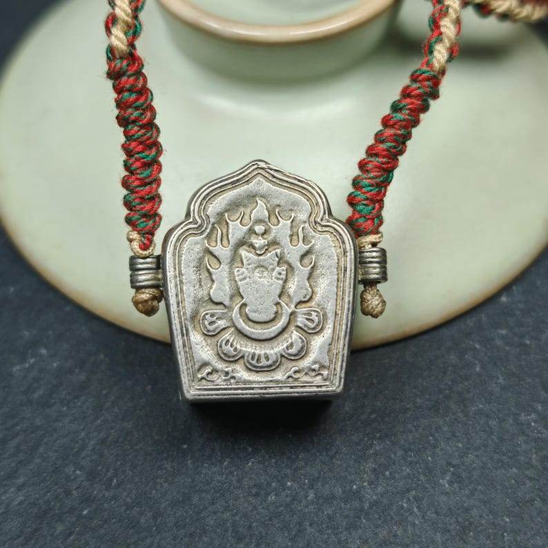 Tibetan Gau Box Amulet,Mini Ghau Shrine,Portable Tibetan Buddhist Altar Necklace - Tibetan Buddhist bead necklace, view 8