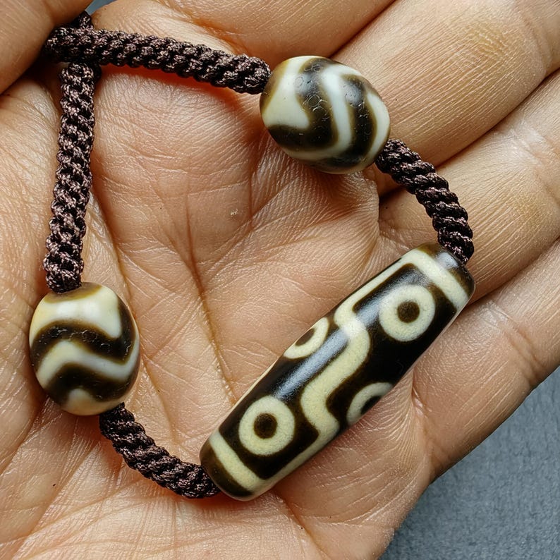 Tibetan Dzi Necklace,9 Eyes Dzi + 2 Wave Darlo Dzi Beads Amulet