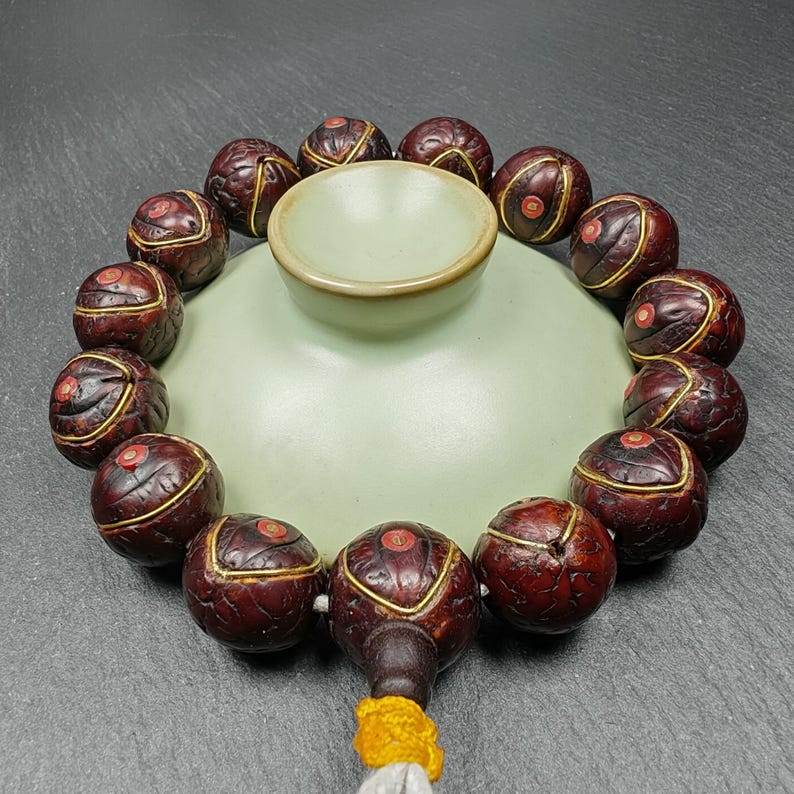 Tibetan Wrist Mala,Old Bodhi Beads Bracelet - Tibetan Buddhist mala beads, close-up detail