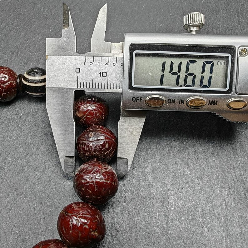 Tibetan Lotus Darlo Dzi Wrist Mala with Old Bodhi Beads