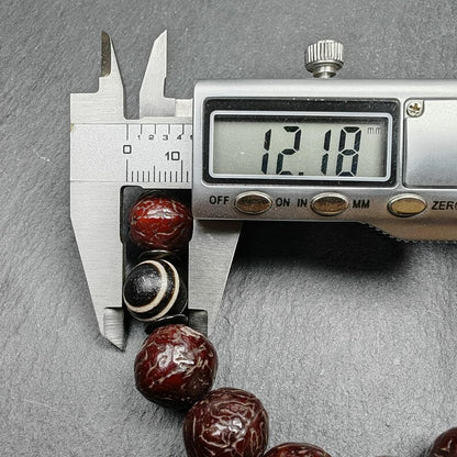 Tibetan Lotus Darlo Dzi Wrist Mala with Old Bodhi Beads