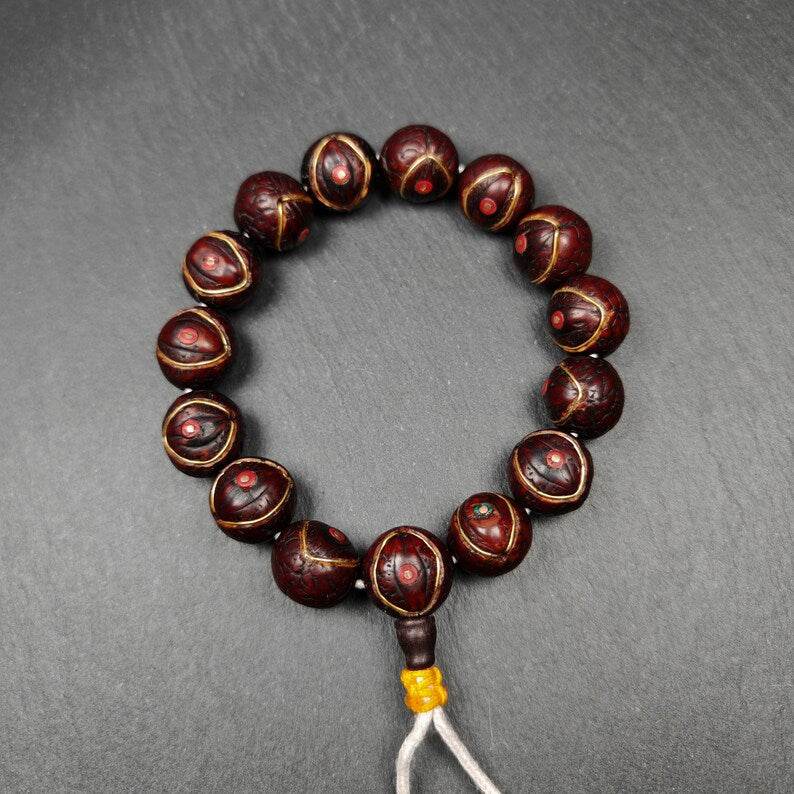 Tibetan Wrist Mala,Old Bodhi Beads Bracelet - Tibetan Buddhist mala beads, front view