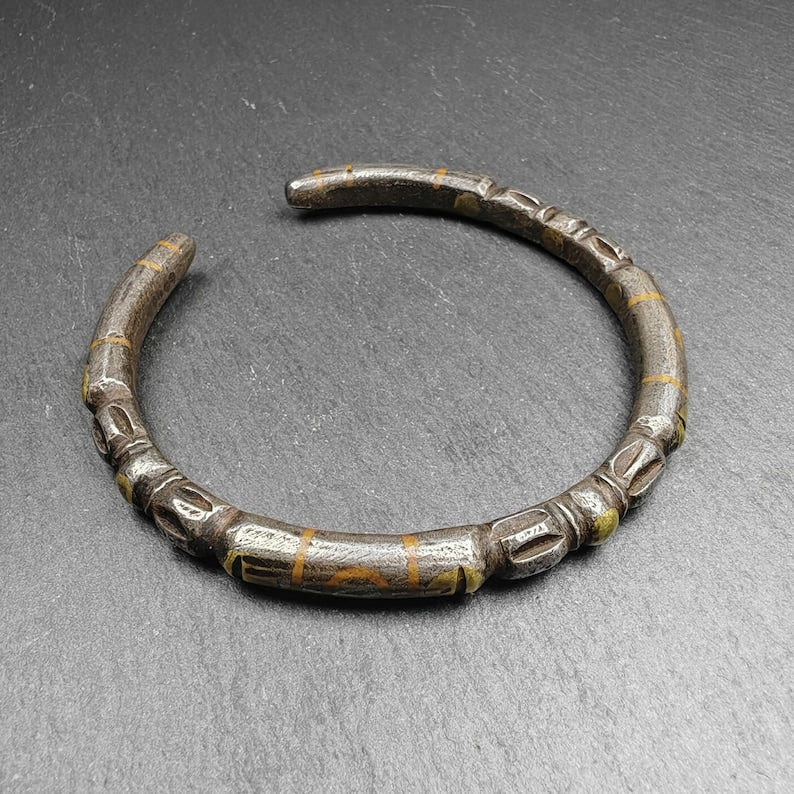Tibetan Vajra Bangle,Cold Iron Cuff Bracelet - Tibetan Buddhist vajra, detailed view