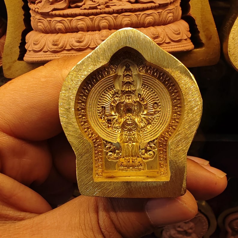 1000 Armed Avakokitesvara Tsa Tsa Mold - Tibetan tsa tsa mold, detailed view