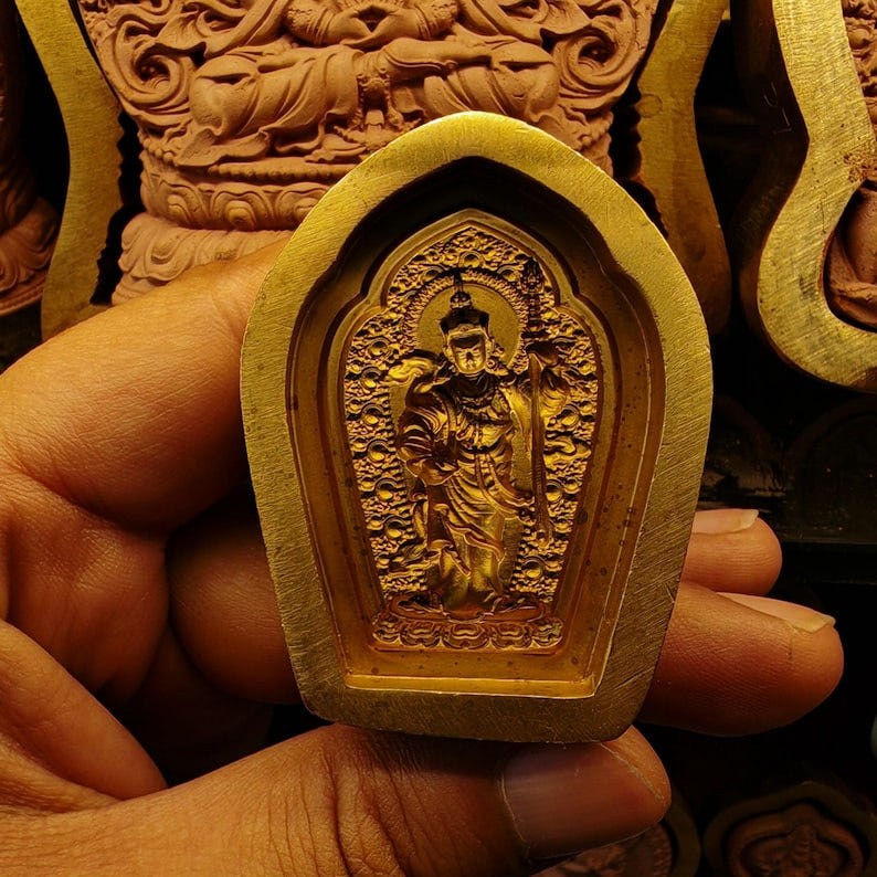 Guru Rinpoche Dewa Chenpo Tsa Tsa Mold - Tibetan tsa tsa mold, detailed view