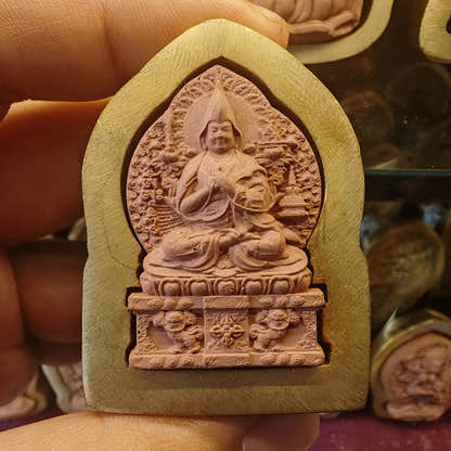 Je Tsongkhapa Enthroned Tsa Tsa Mold - Tibetan tsa tsa mold, front view