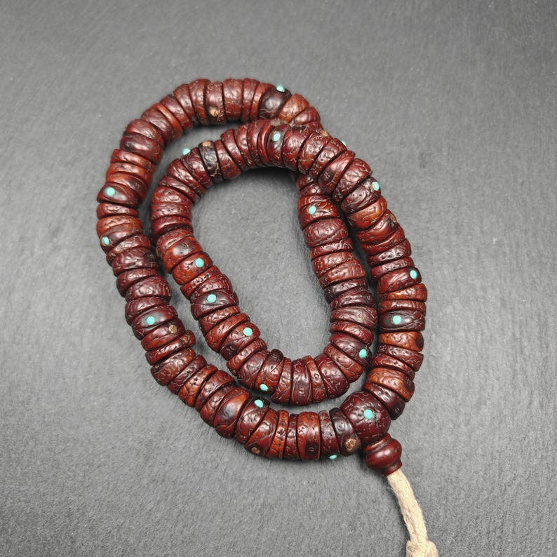 Old 108 Bodhi Seed Beads Mala,Hand Hold 16mm Prayer Beads - Tibetan Buddhist mala beads, close-up detail