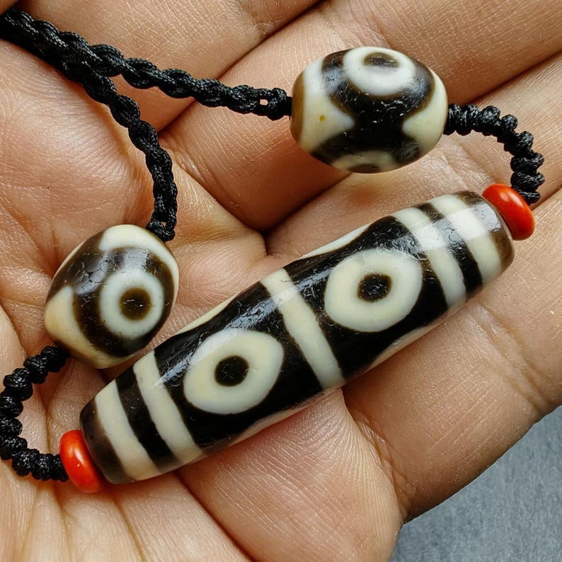 8 Eyes Dzi + Mandala 3 eyes Dzi Beads Amulet