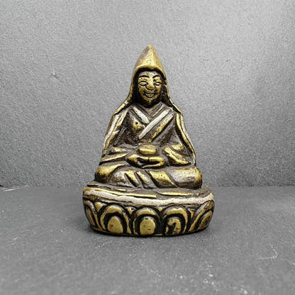 Guru Rinpoche Statue - Tibetan Buddhist statue, front view