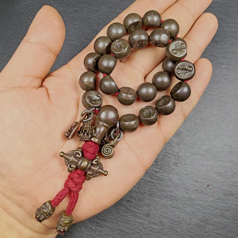 Handhold Wrist Mala,12mm Half Round Scorpion (of Guru Rinpoche)