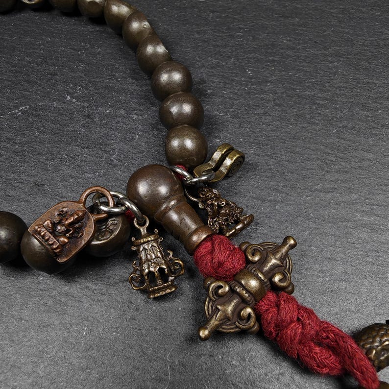 Handhold Wrist Mala,12mm Half Round Scorpion (of Guru Rinpoche)