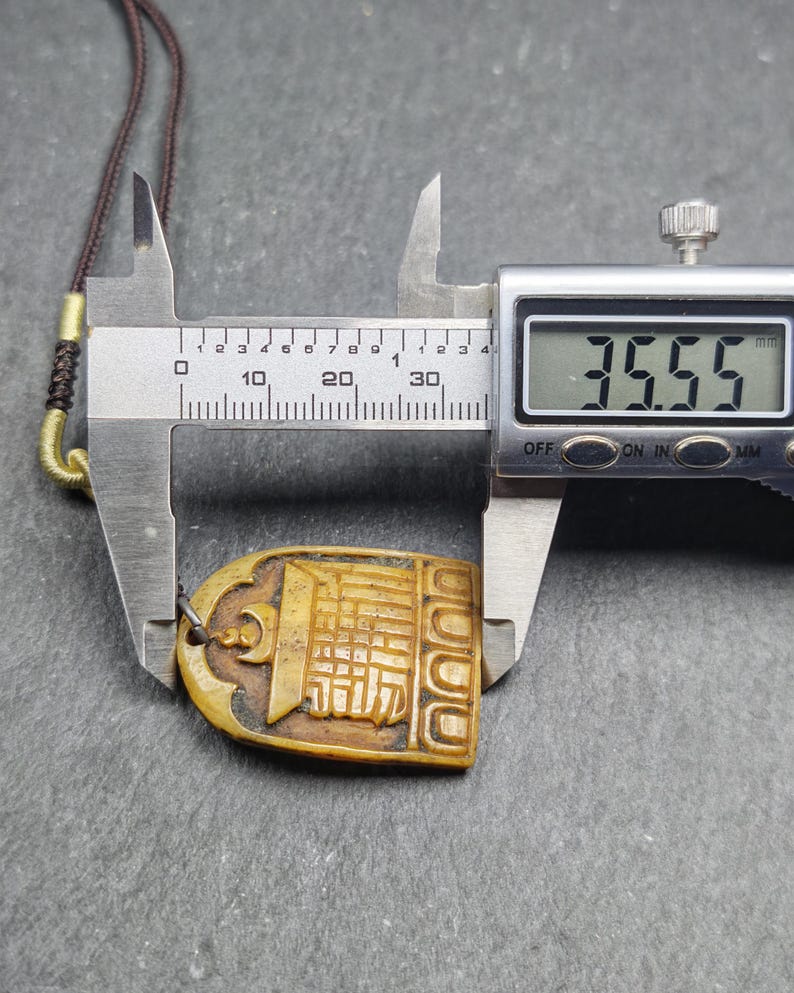 Antique Kapala Amulet Tenfold Auspicious Diagram - 35mm × 26mm