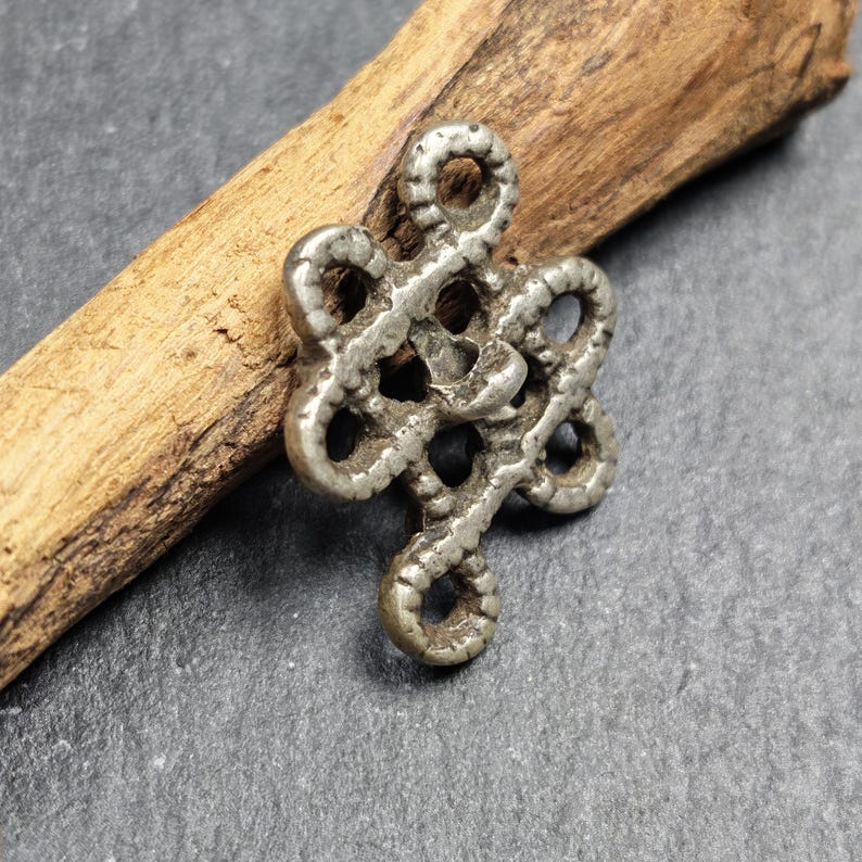 Vintage Lucky Knot Amulet Endless Knot Charm Mala Pendant