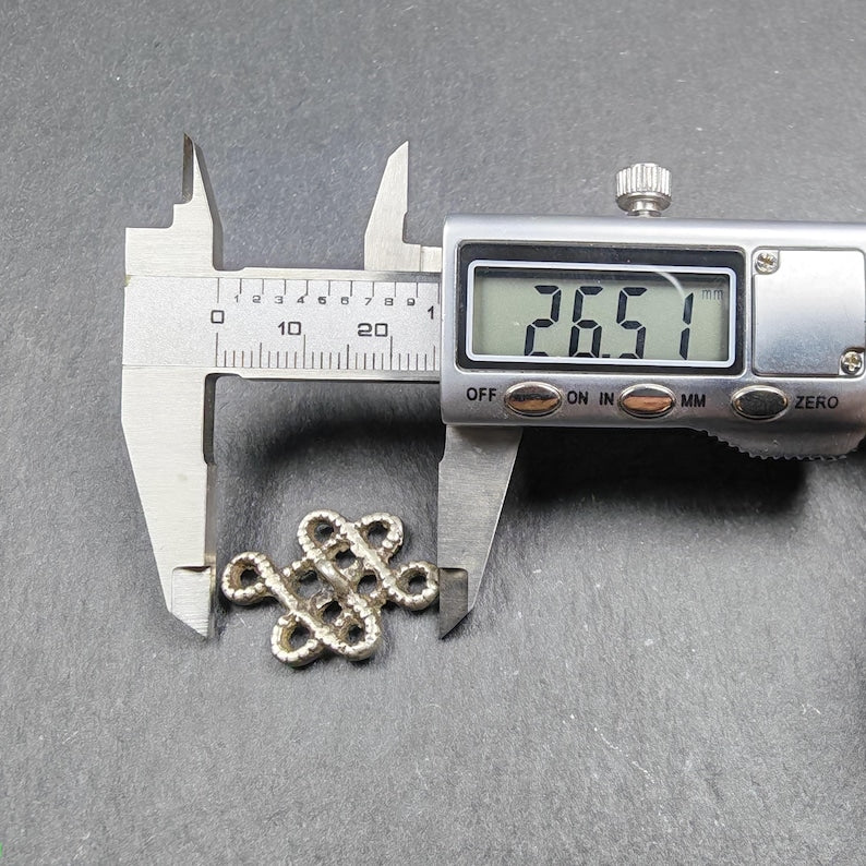 Vintage Lucky Knot Amulet Endless Knot Charm Mala Pendant