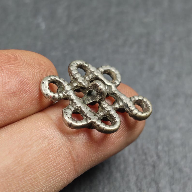 Vintage Lucky Knot Amulet Endless Knot Charm Mala Pendant