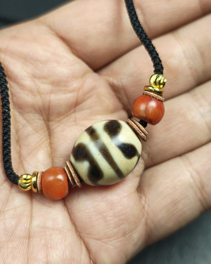 Authentic Tiger Tooth Darlo Dzi Choker - Tibetan Dzi Short Necklace