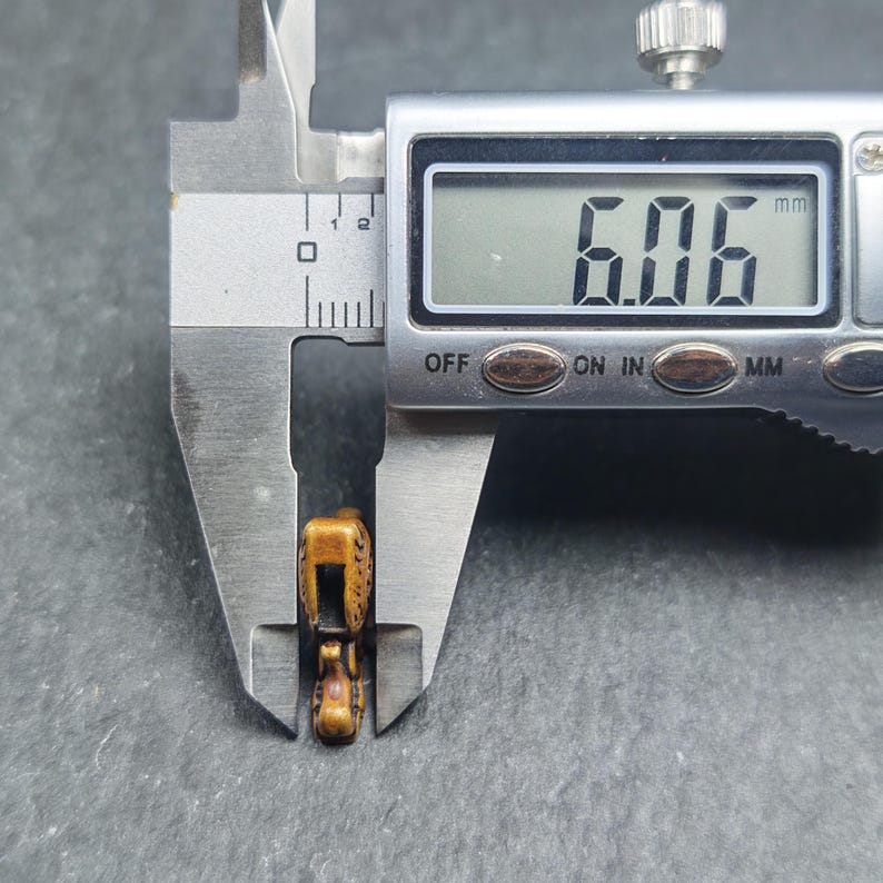 Deer & Dharma Wheel Pendant - 20mm