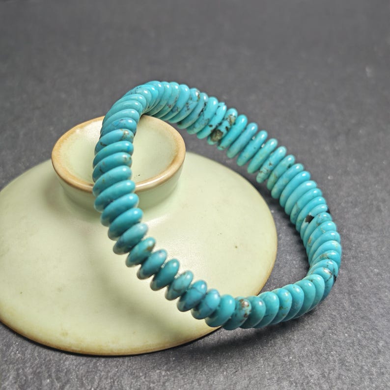 Turquoise Bracelet - Old Tibetan Wrist Mala - Tibetan Buddhist mala beads, detailed view