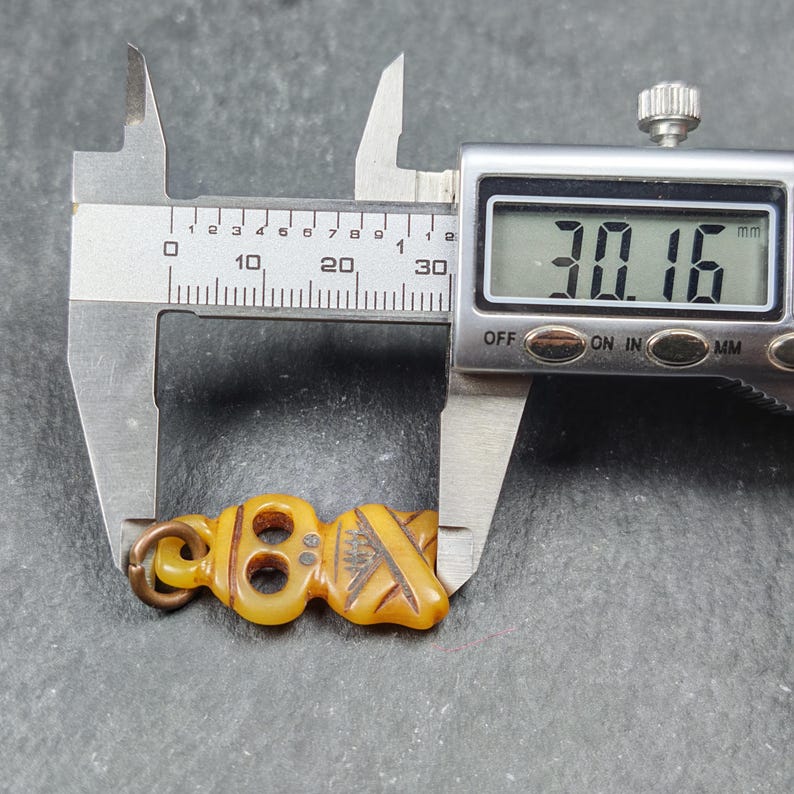 Skull Pendant - Yak Bone Carved Tibetan Amulet - 30×16mm