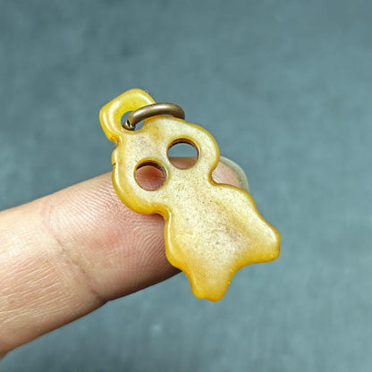 Skull Pendant - Yak Bone Carved Tibetan Amulet - 30×16mm