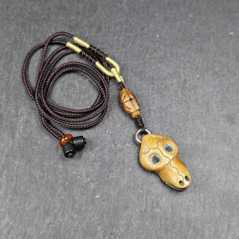 Bird Skull Amulet - Beak Mask Pendant - 31 - Tibetan Buddhist amulet, detailed view