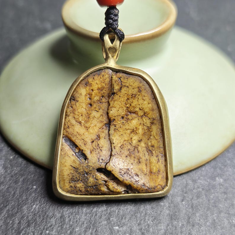 Shield-shaped Kapala Amulet - 33mm × 29mm - Decades Old Gandhanra-ART