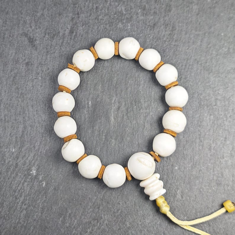 Tibetan Conch Shell Wrist Mala - Tibetan Buddhist mala beads, front view