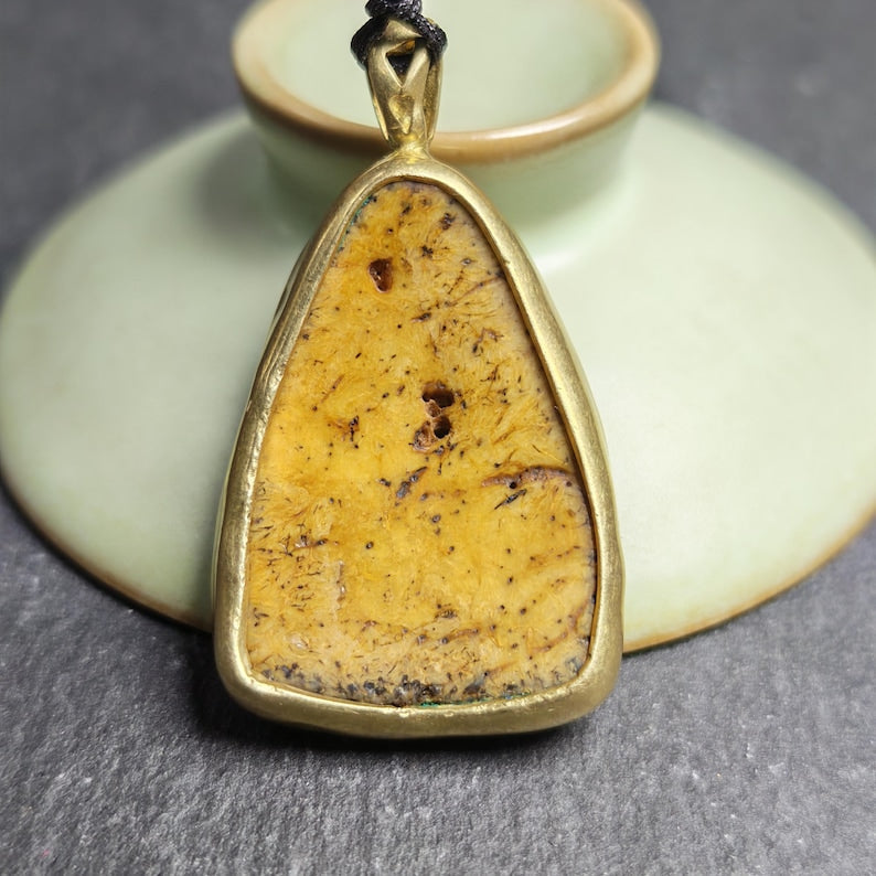 Shield-shaped Kapala Amulet - 37mm × 27mm - Decades Old Gandhanra-ART