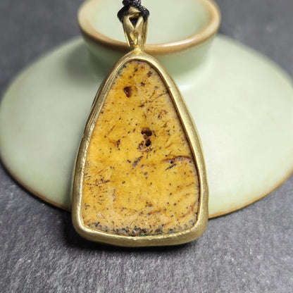 Shield-shaped Kapala Amulet - 37mm × 27mm - Decades Old Gandhanra-ART