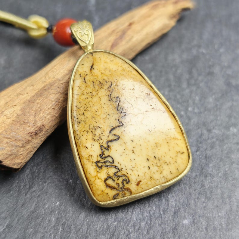 Shield-shaped Kapala Amulet - 37mm × 27mm - Decades Old Gandhanra-ART