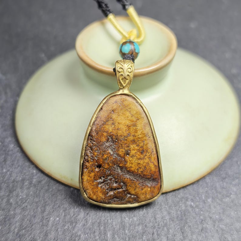 Shield-shaped Kapala Amulet - 33mm - Tibetan Buddhist amulet, view 7