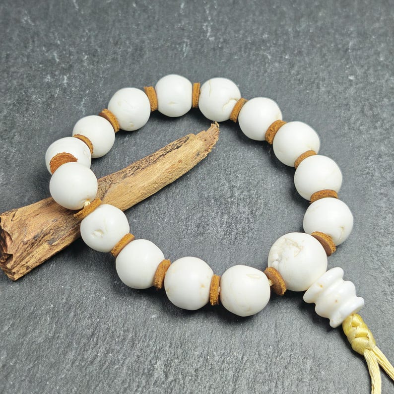 Tibetan Conch Shell Wrist Mala | 15mm Prayer Bead Bracelet Gandhanra-ART