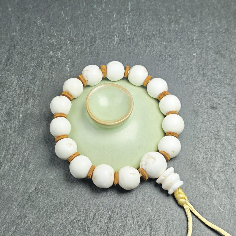 Tibetan Conch Shell Wrist Mala - Tibetan Buddhist mala beads, detailed view