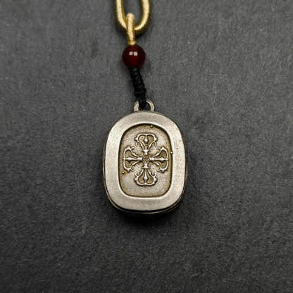 Gau Ghau Shrine, Altar Amulet Pendant - Tibetan Buddhist amulet, close-up detail