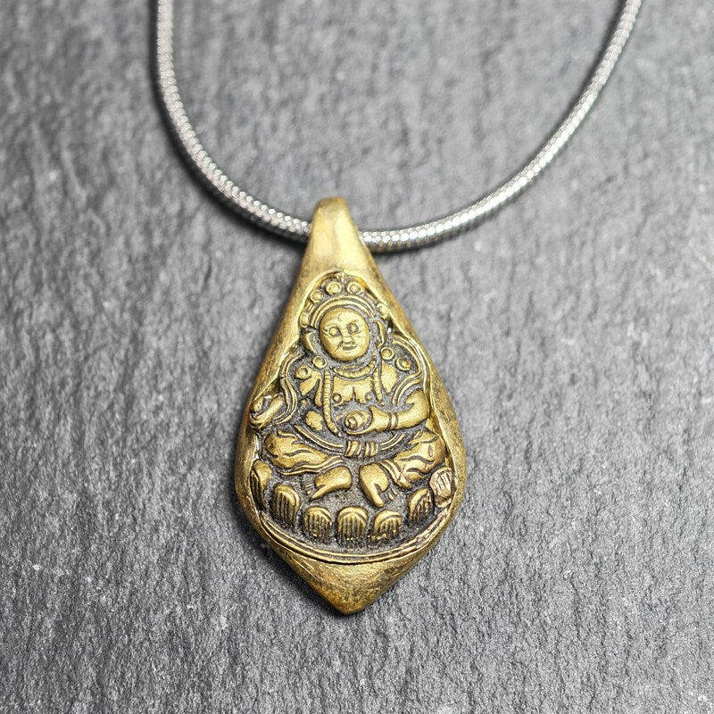 Buddhist Amulet Necklace - Tibetan Buddhist bead necklace, detailed view