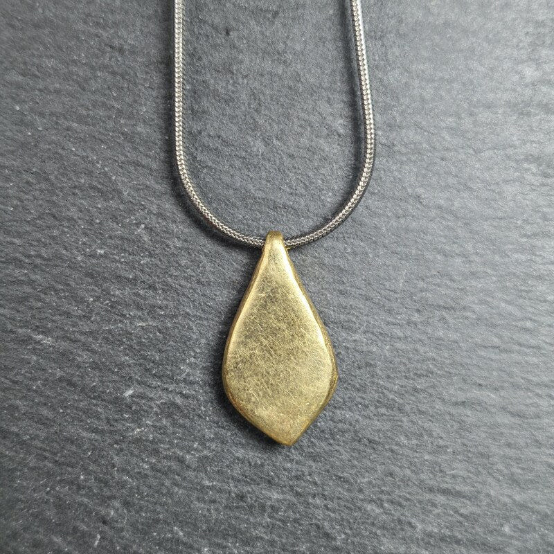 Buddhist Amulet Necklace - Tibetan Buddhist bead necklace, view 7