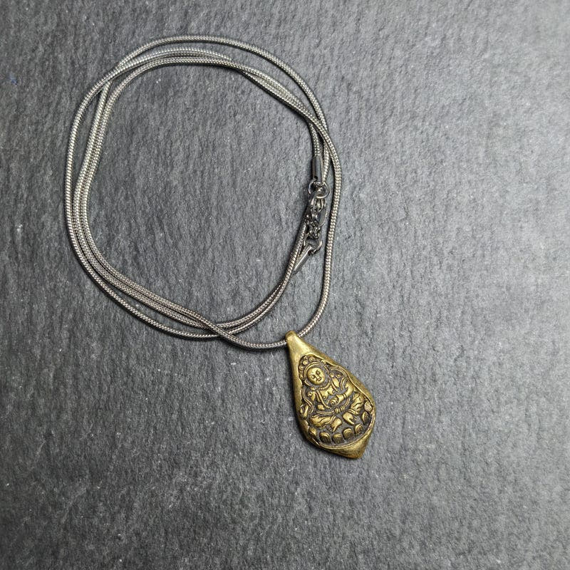 Buddhist Amulet Necklace - Tibetan Buddhist bead necklace, view 4